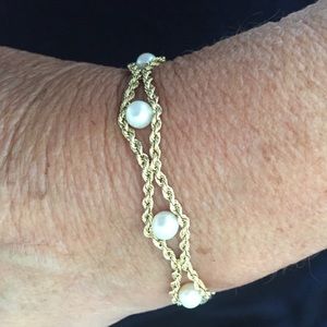Pearl bracelet